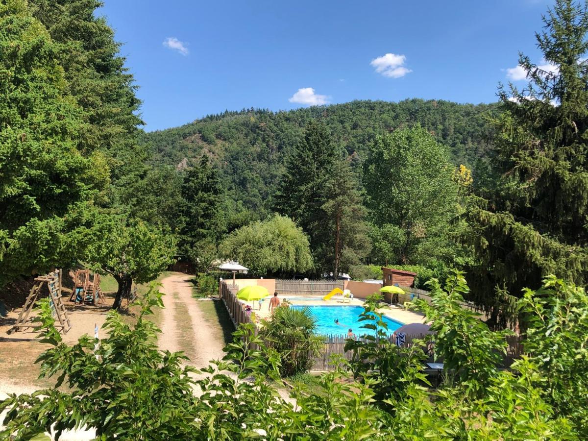 Camping Les Berges Du Doux Colombier-le-Vieux Exterior foto
